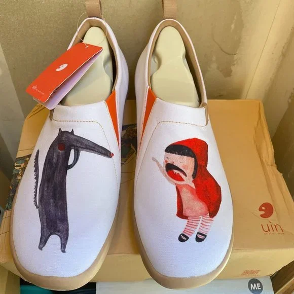 Size 10.5 NWT UIN Slip On Shoes Canvas Comfortable Little Red - Picture 1 of 3